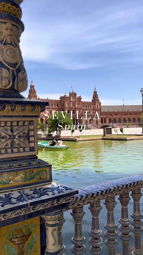 Seville Travel Guide: Must-See Sights, Food, and Bars