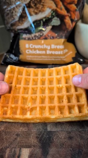 samuel bradbury on Instagram: "STOP SCROLLING, ME AND @meadowvalefoods HAVE GOT SOMETHING TO SHOW YOU Ad - Introducing the ultimate winter dish THE SWICY (sweet n spicy) WAFFLE CHICKEN SANDO! Juicy Meadow Vale Homestyle Crunchy Breaded Chicken Fillets layered with crisp lettuce, tangy pickles, and a drizzle of vibrant hot honey. Sweet, savoury, and with that perfect spicy kick. We've Got You This Winter! #WaffleBurger #FoodTrend #MeadowVale #WinterMenu #MeadowValeChicken #WaffleSando #ad"