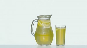 Lemonade pitcher exploding, Ultra Slow Motion