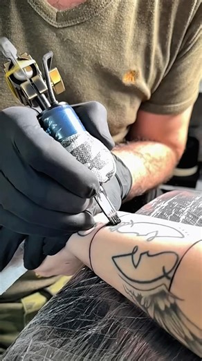 SATISFYING TATTOO Slow Mo #tattooshorts