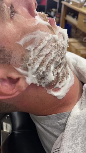 141K views · 742 reactions | Hello folks ‍♂️ turn the volume up  FOLLOW ME ON ISTAGRAM GUYS ( ellie.bazerli ) #asmr #shave #beard #barber #barbershop | Ellie bazerli | Facebook