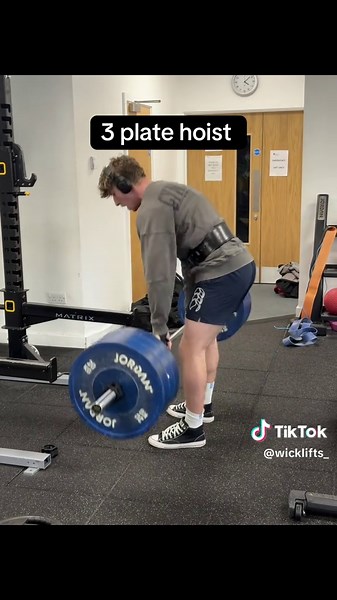 It’s all about intensity #wicklifts #bodybuilding #student #gym #lifting