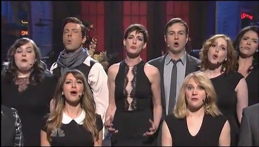 SNL Anne Hathaway Sings Les Miserables Parody During SNL Monologue 11102012