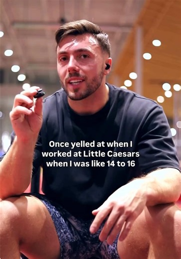Don’t mad or blow up on someone just cause they gave out the wrong pizza 😂 But really tho, if someone does something wrong, or something you don’t like A hack I’ve learned that really improves leadership, but also just life cause clear commission is key Is to not get angry. Just don’t do it. How can both people win?! That’s the real question. - #leadership #littleceasers #pizza