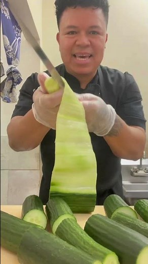 Cucumber wrap sushi roll