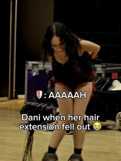 Dani’s hair extension falling out 😭 || #katseye