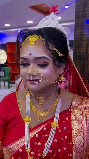 7.7K views · 120 reactions | #bengali bride#real bride Next self makeup class starting from- 28/08/2024 limited seats book nowযেকোনো মেকআপ বুকিং এর জন্য  -8637355607/9123384853/7431851387 | Golden glow makeup by RSP | Facebook