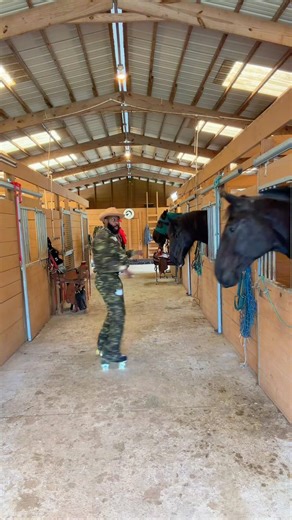 The Horses Went Back To The Stable 😭 #rollerskating #cowgirltrailride