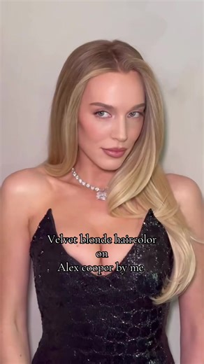 Haircolor by me on baddie #alexcooper for #goldenglobes2026 Formula VELVET BLONDE @Schwarzkopf Professional Base Color: Igora Zero AMM 1. Hairline: 9-1 2. Base: 9-1 (15g) 7-1 (22g) 10 Vol Processing Time: 30 minutes 3. Highlights: Schwarzkopf Professional Igora Vario Blond Super Plus 20 Vol 4. Ends with Schwarzkopf Professional BlondMe Premium Lightener 9 40 Vol 5: Blend highlights Hairline: Schwarzkopf Professional Igora Vibrance 9-1 6 Vol Roots: Schwarzkopf Professional Igora Vibrance 8-11 6 V