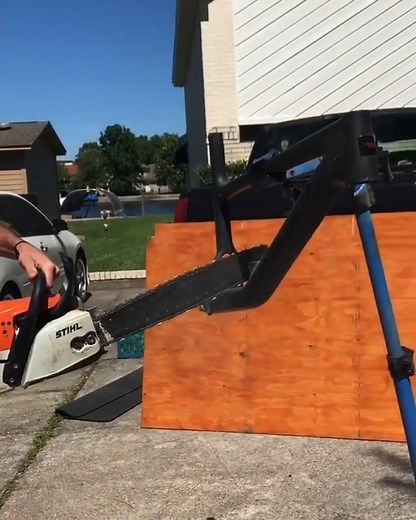 45K views · 120 reactions | How to install a new chain on your bike (Don't try at home, expert mechanics only) : @ryanmrodriguez #downhill #dhmtb #freeridemtb #freeride #biking #mtb #mx #mtblife #fullsend #vttH #gopro #mtbworld #mtbbrasil #mountainbiker #dh #mtbiking #enduromtb #enduro #bici #cycling #bicicleta #downhillmountainbiking #downhillmtb | BikeStable | Facebook