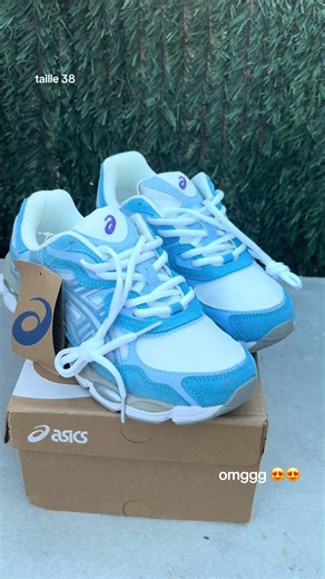 Chaussures Asics Taille 38 Neuves