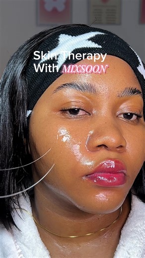 Achieving Glass Skin with Mixsoon Skincare Therapy