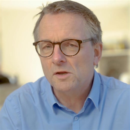 For rapid weight loss, the earlier research was based on consuming 500-600 calories a day, but 800 calories is the magic number in more recent scientific studies. Plus, it’s more sustainable! By consuming this amount of calories, you help your body turn into a fat-burning machine🔥 🩺 Michael was incredibly proud to have helped thousands of people lose weight for better health. The Fast 800 continues his legacy, combining the latest science with his vision to change people’s lives for the better