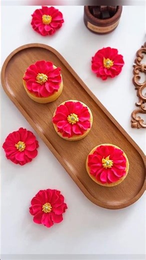 White Bean Paste Flower Piping | Korean Style Bean Paste Flower Art Tutorial 🌸 #shorts