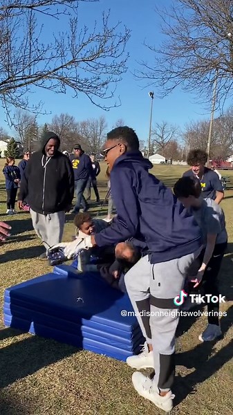 Madison Heights Wolverines Football Highlights