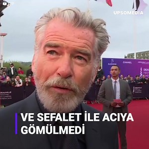 626K views · 9K reactions | Onlar 90'lı yıllarda mükemmel bir çiftti; fakat şu anda Pierce Brosnan, eşini bariz fiziksel değişiminden dolayı ortaya çıkıp savunmak zorunda kalıyor. Muhteşem fizikleriyle tüm dünyada gözleri üzerlerine çektiler, ama artık sosyal medya Keely Shaye'den liposuction yaptırmasını istiyor. | Ikonlar | Facebook