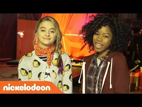 🎁 'Tiny Christmas'🎄 EXCLUSIVE Sneak Peek w/ Riele Downs & Lizzy Greene | Nick
