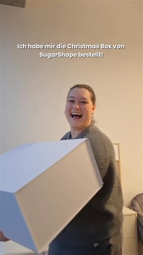 SugarShape • BH Beratung • Unterwäsche on Instagram: "✨🎁 Christmas Box – das schönste Geschenk bist Du! 🎁✨ Unsere Expertinnen packen Dir eine ganz persönliche Box voller BHs, die zu Deiner Brustform passen – liebevoll ausgewählt, perfekt abgestimmt und so cozy wie ein Kaminabend bei Schneeflocken. 💞 Einfach bestellen, anprobieren, wohlfühlen. Ob für Dich selbst oder jemanden, den Du verwöhnen möchtest – unsere Christmas Box bringt weiche Stoffe, perfekten Halt und pure Weihnachtsmagie direkt