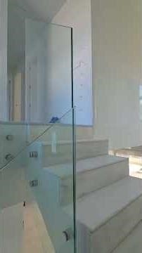 MEDICION DE UNA ESCALERA DE VIDRIO CON EL LEICA iCON iCS50 - GLASSTEK