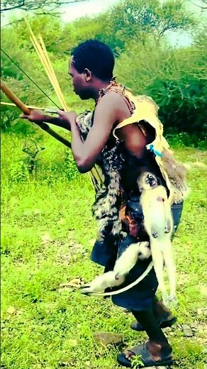 Hadzabe Hunters Chase a Mysterious Animal 🏹 | Survival Skills in the Wild #hadzabetribe #hunters