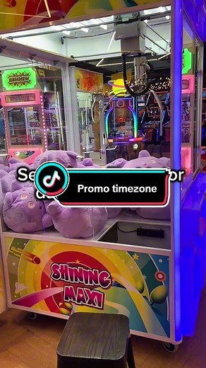Mainin mesin capit sampai habis bonekanya pake promo timezone di tag lokasi gas keun !!! #promotimezone #timezone #promoseruweekend #timezonesamarinda #timezoneterdekat