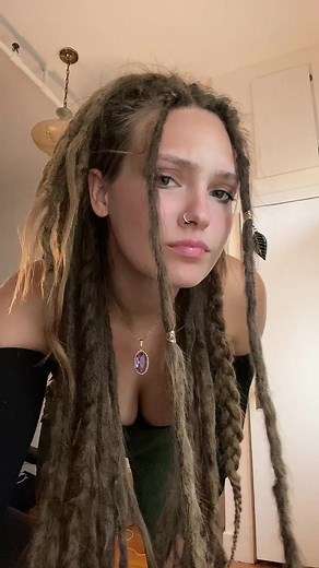 Ella Kojiro (@ellakojiroxo)’s videos with prettygirlslovetoro - user758801