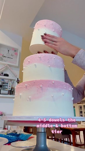 Tips for Stacking a Wedding Cake | Cake Decorating Tutorial