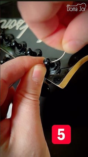 5 Ways to Tie and Lock Guitar Strings