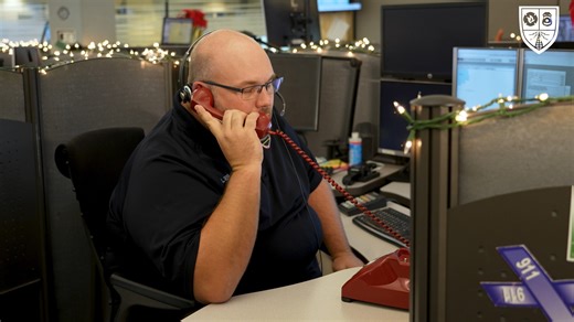 #BreakingNews: Our 911 Emergency Communications Center (ECC) just received a call from the North Pole. Santa Claus is coming to #Columbus! ETA? You’ll have to watch: | Columbus Division of Fire