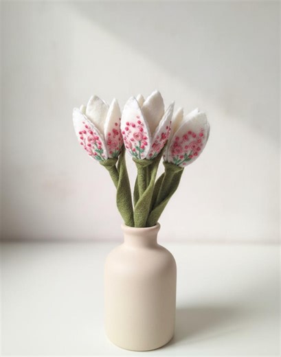 Felt Tulip Bouquet Sewing Pattern PDF •DIY Spring Flowers and Embroidery Guide • Mother's Day & Women's Day Gift Idea • Digital Download - Etsy