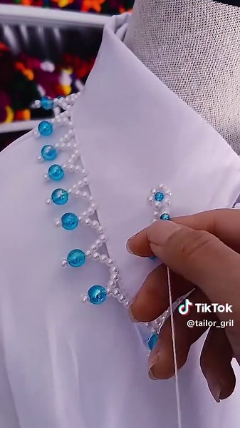 Beading Techniques: Crafting Colorful Patterns by Hand