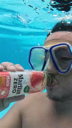 Burp Victoria Lime vs Merlin Peach Underwater
