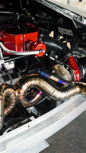 Another look at the latest in-house ALPHA build, Andriy's 1,000 whp ALPHA 10 Twin Turbo Huracan 📈 📈 960whp on 93 Octane (Dynojet corrected) ⛽ 1,085whp on 100 Octane (Dynojet corrected) ⏱️ 60-130 MPH: 4.29s There's nothing like the sound of an ALPHA Twin Turbo V10, music to our ears 🎶👂 Especially when amplified by our optional titanium exhaust 🔊 Just look at the way the titanium changes color from when it is first installed to how it looks on the dyno after having some heat through it. Art i