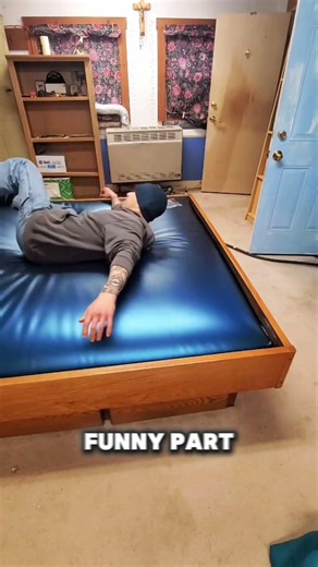 water bed is insane #waterbed #bed #shorts