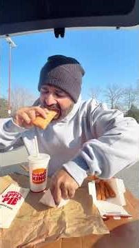 “I’m NICE… Until Rock Paper Scissors 😅🍔”#foodchallenge #sisters