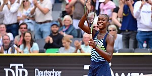 Hamburg: Noha Akugue pulls off comeback vs. Trevisan to reach semis