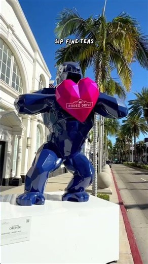 Afternoon Tea on a Bus in Los Angeles 🫖🚌