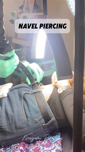 #navelpiercing #bellypiercing #bodypiercing #mayumipiercing