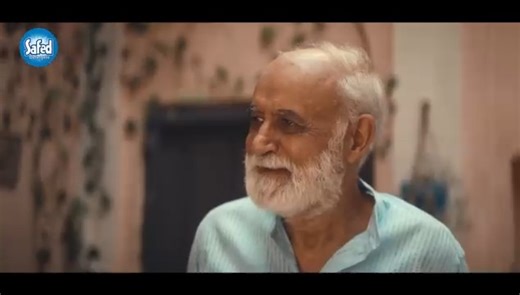 This Independence Day ad will win your heart! 🇮🇳🫶 It’s filled with positivity, celebrates our glorious past, and beautifully explains the deep meaning the white color holds. And wait for the walk with the glasses and stick at the end...pure goosebumps! Safed Detergent #DilMeinJagaoSafed #Independence #IndependenceDay #HappyIndependenceDay🇮🇳 #Safed #JaiHind | Best Ads