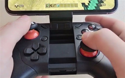 我的世界萌新刚完手柄小技巧，我的世界手柄如何手游设置出电脑光标和双摇杆键位修改教程，花雨庭搭路方法和手柄一键疾跑下蹲按键介绍，mc冷知识，我的世界手柄教学！