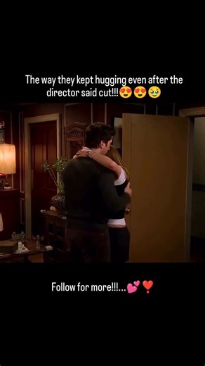 Funny Sitcom Clips on Instagram: "FRIENDS (1994-2004) - Six Friends, One Iconic Sitcom Season 10, Episodes 17 and 18, titled "The Last One, Part 1 & 2". FRIENDS is a legendary sitcom that follows six 20-something friends living in New York City as they navigate love, careers, and life's ups and downs-usually over coffee at Central Perk. Known for its lovable characters, unforgettable catchphrases, and hilarious moments, the show became a cultural phenomenon and continues to capture hearts worldw