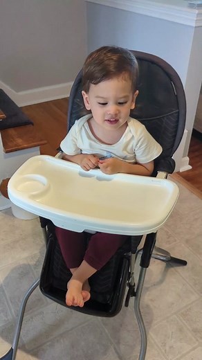 Levi eats pan seared chicken thighs with blueberry sauce, baby gold mashed potatoes, asparagus, carrots, and onion crisps! #blueberrychicken #cooking #toddlereats #mashedpotatoes #eatlikelevi