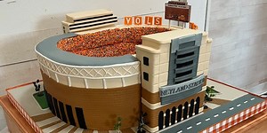 Baker makes Neyland Stadium wedding cake for Vol super fans