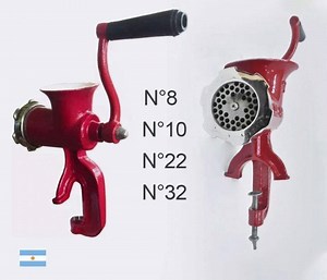 Maquina de Picar Carne Manual Blaybar (INDUSTRIA ARGENTINA). » Amurable a la mesada. » Tirabuzón de hierro fundido enlozado. » Interior de hierro fundido enlozado. » Exterior de hierro fundido enlozado. » Disco con orificios. » Incluye cuchilla y disco para picado. » Boca de alimentación. » Boca de salida. » Manija con arandela. » Fabricación Nacional. Consulte precio por Nº8, Nº10, Nº22 y Nº32. #sabrabazar siempre con lo mejor en la cocina de #salta | Sabra Bazar