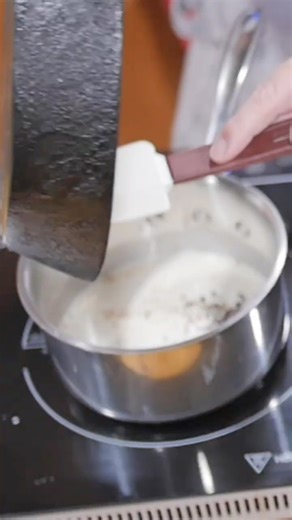 🔥 Master the Creamy Peppercorn Sauce — It’s All in the “Whiskey Whisk”!