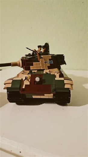 Tiger II vs M26 Pershing