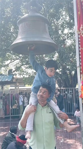 Luv mandir m kasie hrakat Krta h 😱😱#shorts #shortsfeed #ytshorts #funny