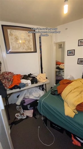 1.9M views · 37K reactions | Deep Cleaning my Flatmates Bedroom DAY 3 PART 2! #beforeandafter #deepcleaning #bedroomtransformation #mouldremoval #slumlord | Clean With Bea | Facebook