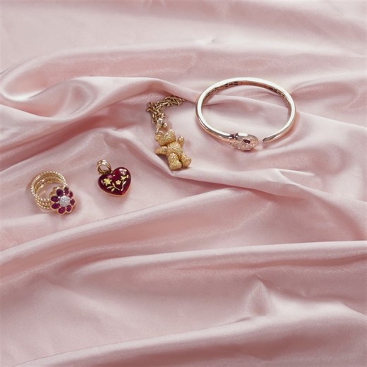 Bid online before 1 March on over 400 exceptional luxury pieces, natural GIA diamonds,Swiss watches, designer bags & more. | First State Auctions