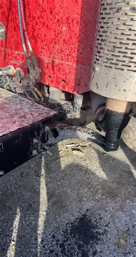 Customer states “I can’t build any boost” I wonder why that is. #turbo #60series #frieghtshaker #diesel